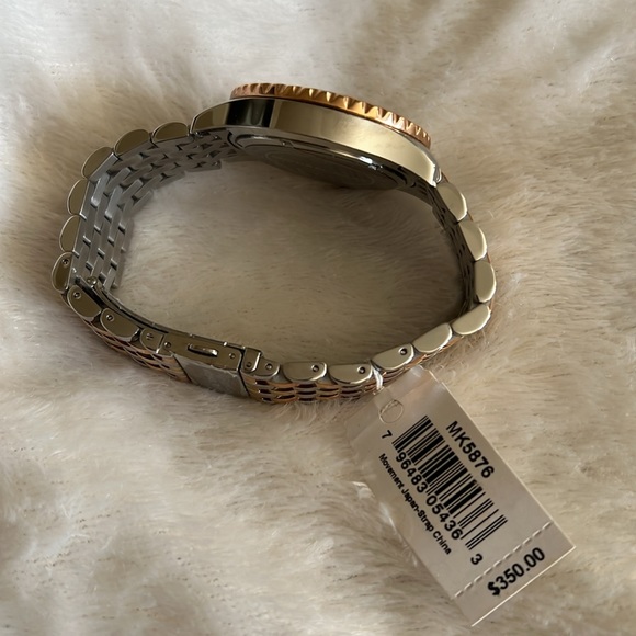 Michael Kors Everest tri-tone Chronograph silver dial watch MK 5876 - Picture 6 of 7